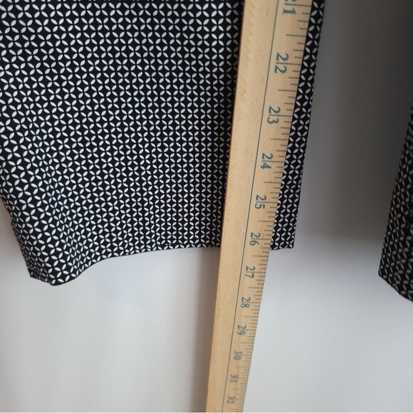 J Jill Crop Pants Preppy Acadamia Geometric Print Black White Stretchy - Picture 14 of 15